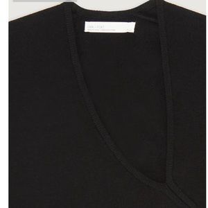 CUTOUT NECK LONG SLEEVE TOP